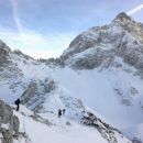 Pot na Ledinski vrh ter razgled nazaj na Koroško Rinko
