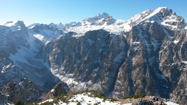 Razgled z vrha na Veliki Draški vrh, Vernar, Triglav in Rjavino