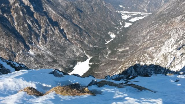 Pogled z vrha v dolino Krme