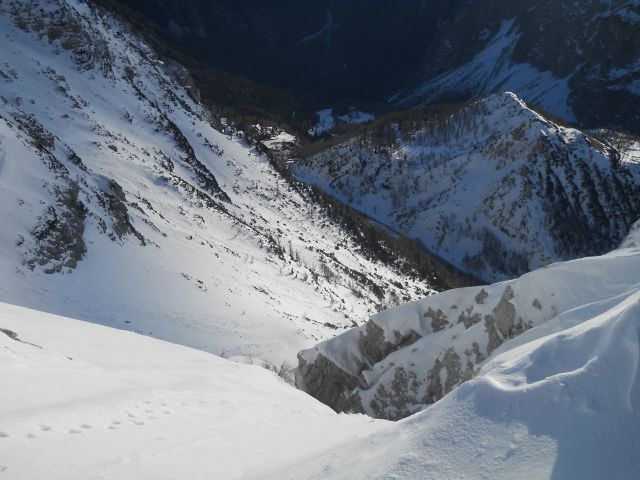 Pogled nazaj proti grapi, pred prepadnim delom