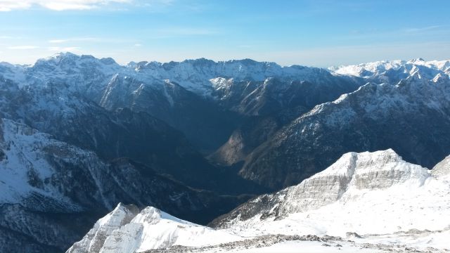 Razgled z vrha na Kanjavec, Veliko Špičje in vse do Krna (od leve proti desni)