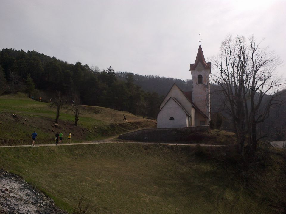 Razgled s poti na cerkev Svete Jedert