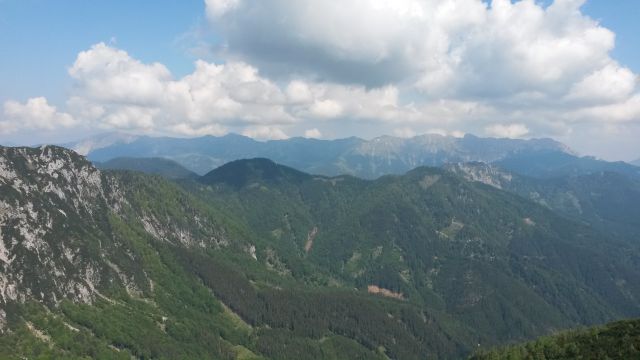 Razgled z vrha na celotni greben Košute