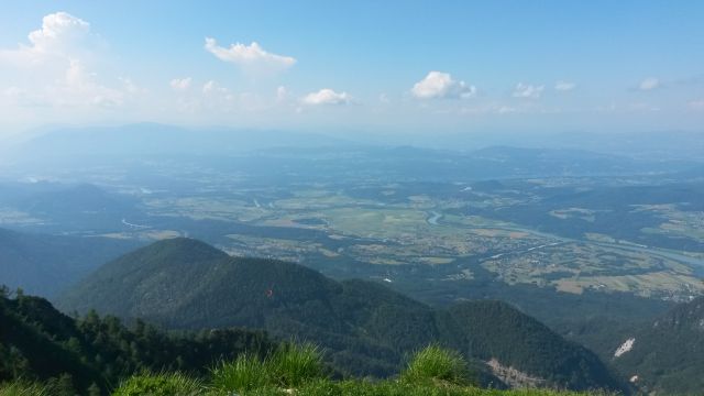 Razgled z vrha v sosednjo Avstrijo