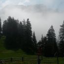 Megleni jutranji razgled s planine na Veliki vrh (Košuta)
