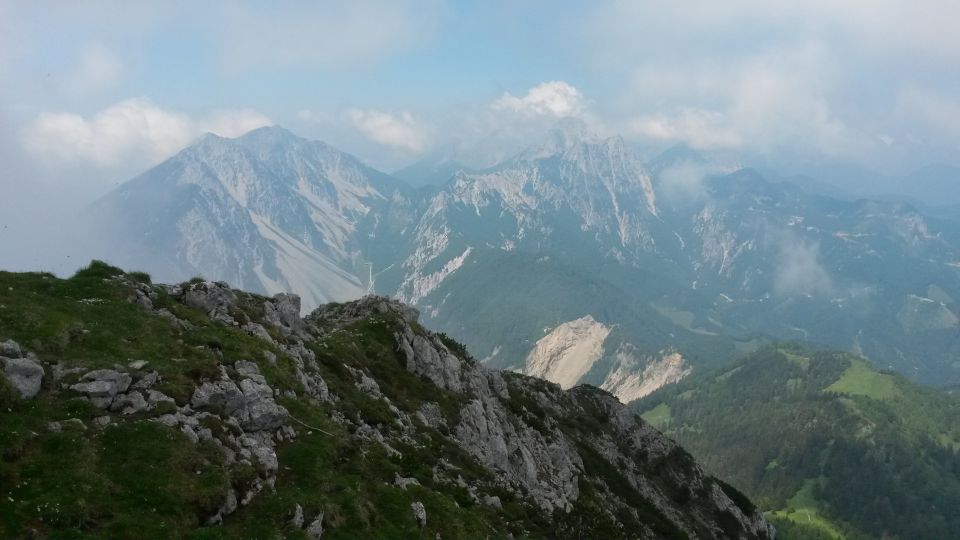 Razgled z vrha na Begunjsko Vrtačo, Begunjščico, Vrtačo, Palec in Zelenjak