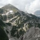 Razgled z vrha na Veliki Draški vrh (levo) in Rjavino (desno)