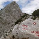 Nadaljnja pot proti Jezerskemu sedlu in razgled na Storžek