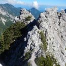 Zavarovana plezalna pot na Stol