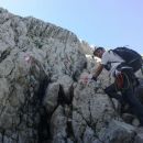 Zavarovana plezalna pot na Stol