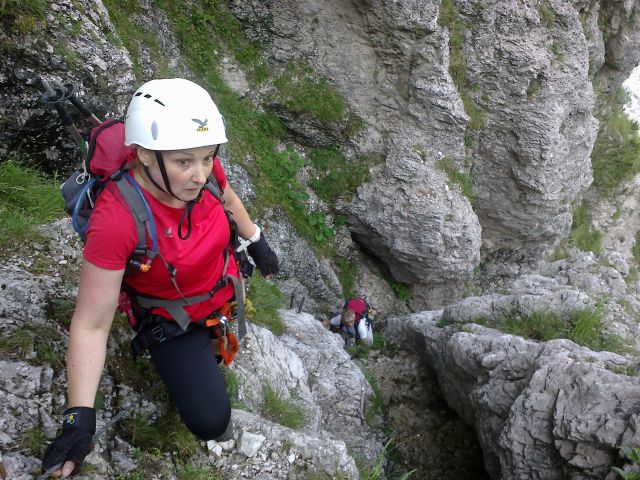 Zavarovana plezalna pot na Plešivec