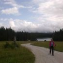 Pot čez Jezersko planino in razgled na zgornje Belopeško jezero
