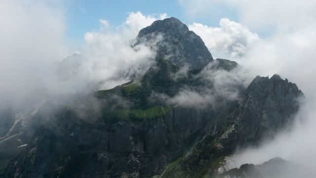 Razgled z vrha na Mangart