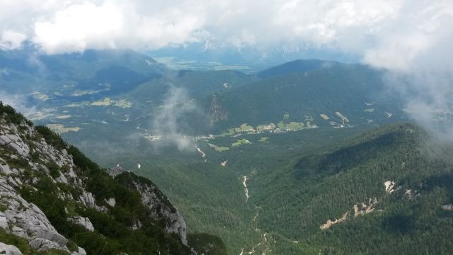 Razgled z vrha v dolino