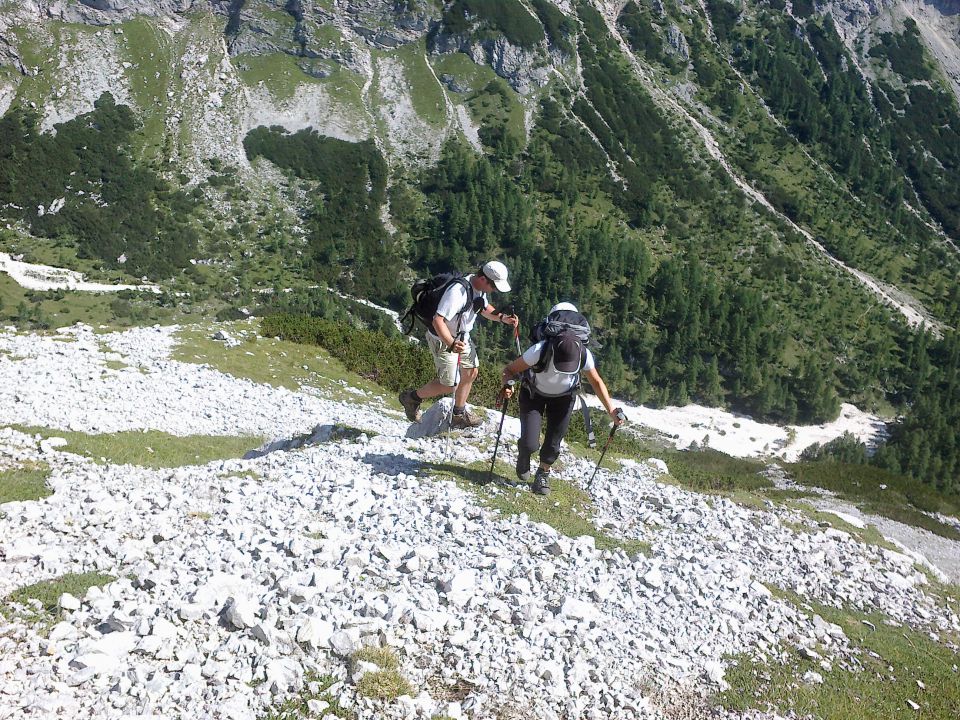 Vzpon proti severni steni Koštrunovca