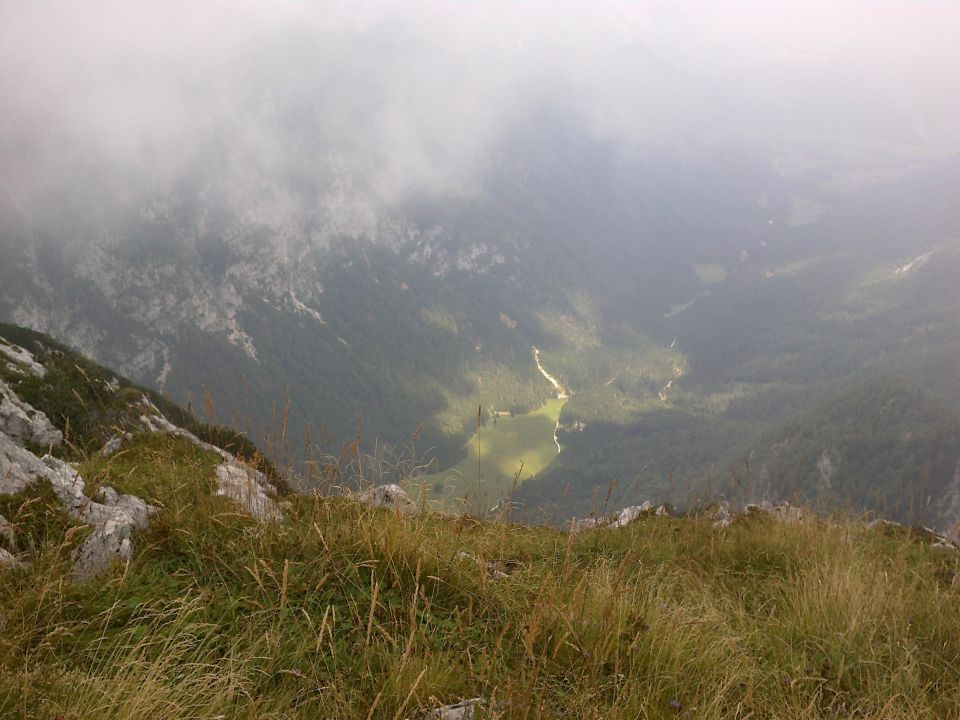Razgled z vrha v dolino Krme