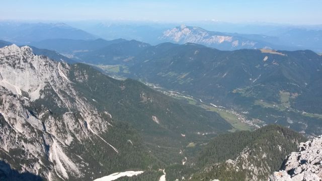 Razgled iz vrha na Dobrač ter Avstrijske alpe