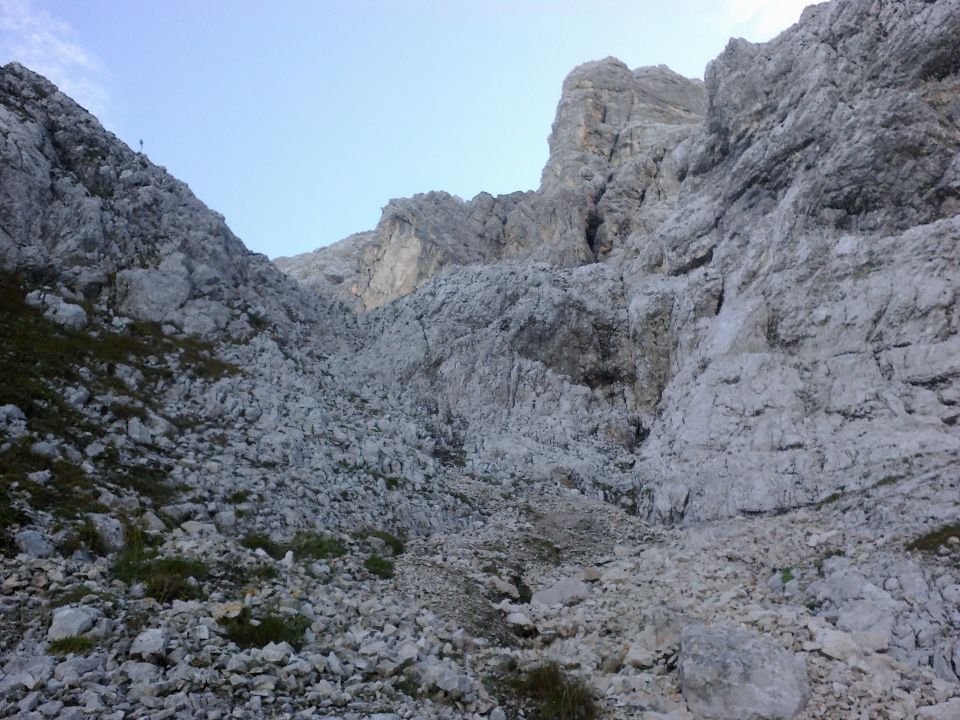 Pot nad drugim skalnim skokom proti Amfiteatru