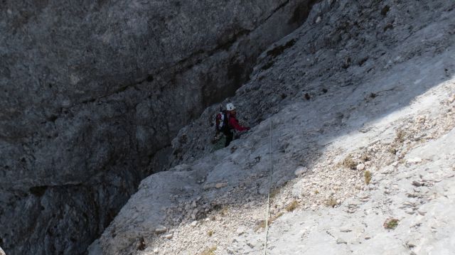 Prečenje gladkih plat pod grebenom Široke peči (I. stopnja težavnosti plezanja)