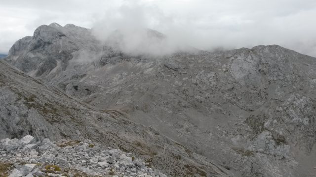 Razgled iz vrha na Kanjavec, Vršake in Zadnji Vogel (od leve proti desni)