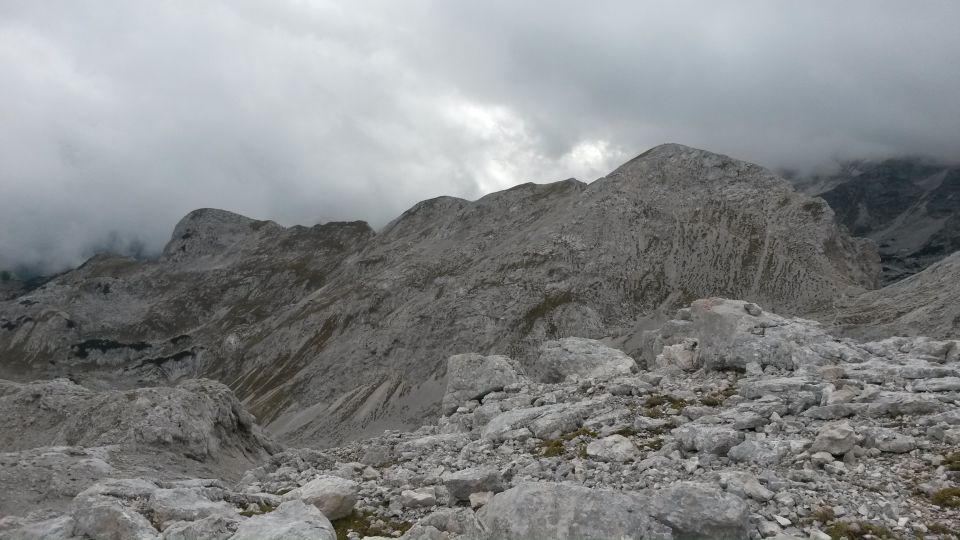 Razgled iz vrha na Kopico (levo) in Malo Zelnarico (desno)