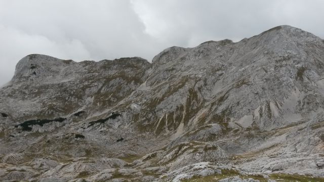 Razgled iz vrha na Kopico (levo) in Malo Zelnarico (desno)