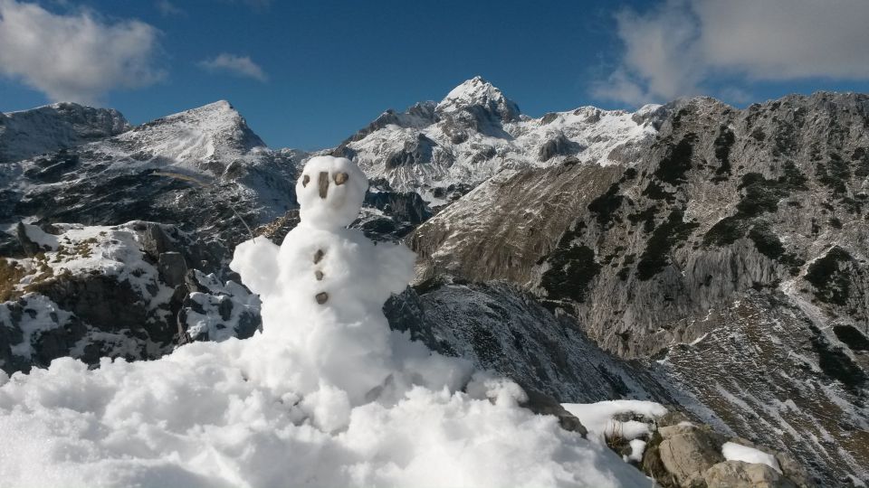 Tudi snežko snežak uživa ob krasnih razgledih :)