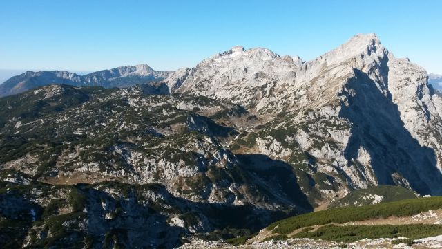 Razgled iz vrha na Krvavec, Kalški greben, Lučki Dedec, Planjavo in Ojstrico