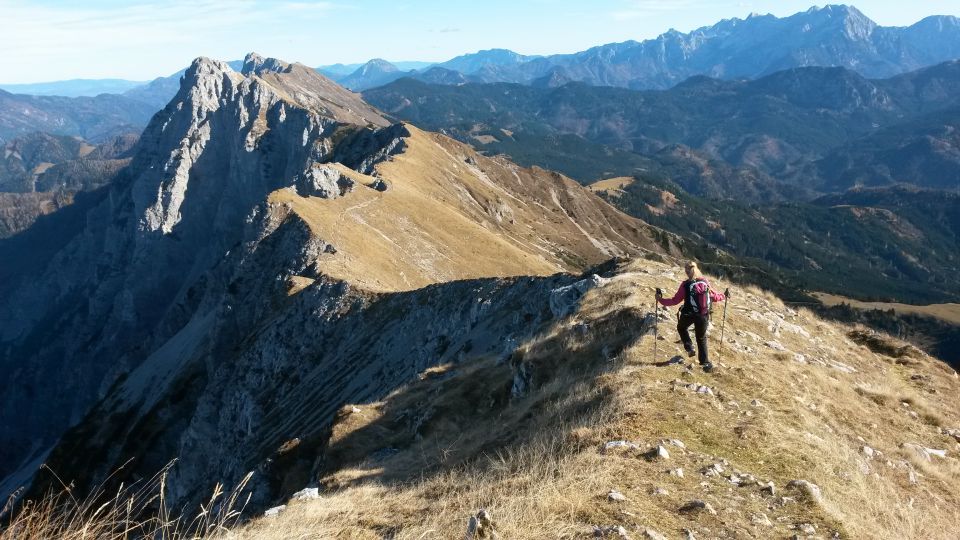 Spust iz Velikega vrha in nadaljnja pot proti Kladivu