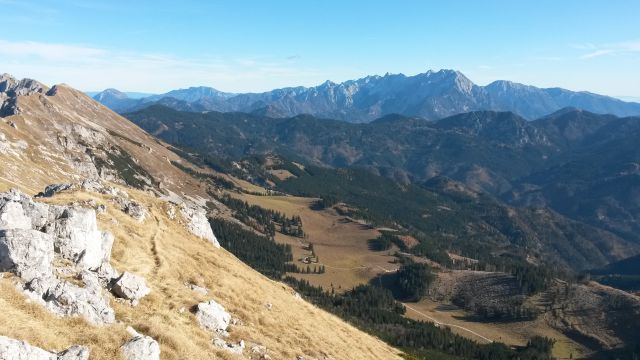 Razgled iz vrha na Kamniško-Savinjske alpe