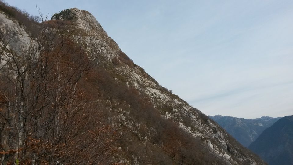 Razgled iz poti na strme stene Svinjaka