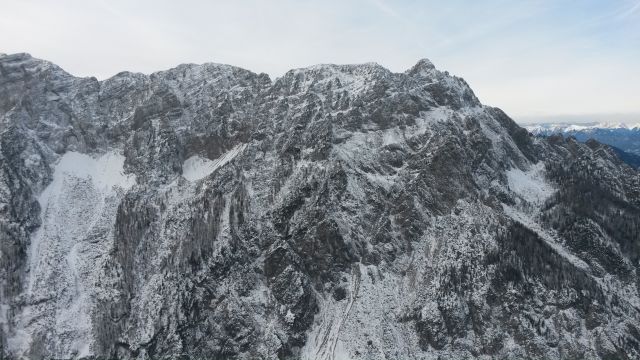 Razgled iz vrha na greben od Zadnje Ponce (levo) do Visoke Ponce (desno)