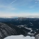 Razgled iz vrha na Dobrač (v ospredju) in Avstrijske Alpe (v ozadju)