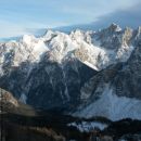 Razgled iz poti na Martuljške gore, Škrlatico in Dolkovo špico (od leve proti desni)