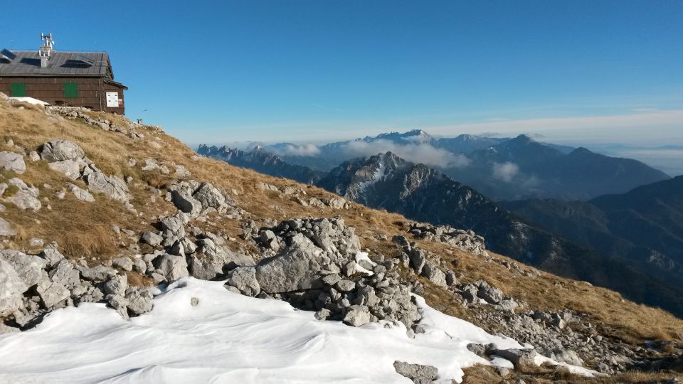 Prešernova koča na Stolu (2174m)