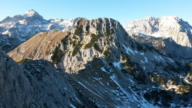 Razgled iz vrha na Triglav, Mali Draški vrh in Rjavino