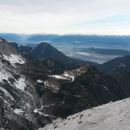 Razgled iz vrha na Ovčji vrh (levo) in avstrijske hribe