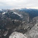 Razgled iz vrha na Peco, Košutico, Košuto, Grintovec, Kočno, Krvavec in Storžič