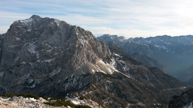 Razgled iz vrha na Prisojnik, Kanjavec in Veliko Špičje