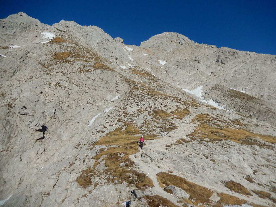 Spust iz Ojstrice v smeri Kocbekovega doma na Korošici