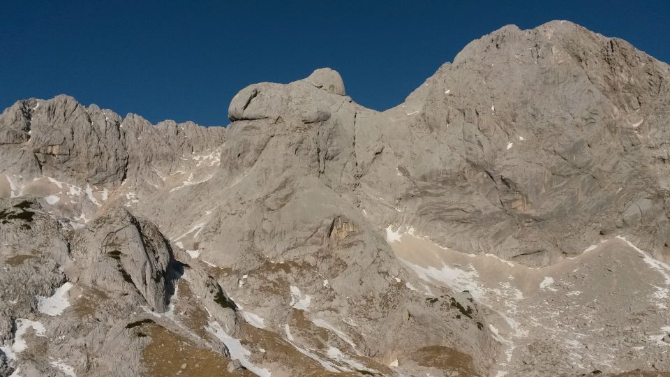 Razgled iz vrha na Dolgi hrbet, Štruco in Skuto (od leve proti desni)