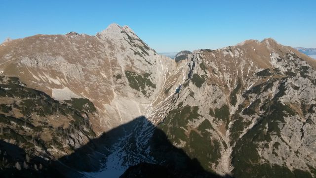 Razgled iz vrha na Mali Draški vrh, Srenjski preval in Viševnik
