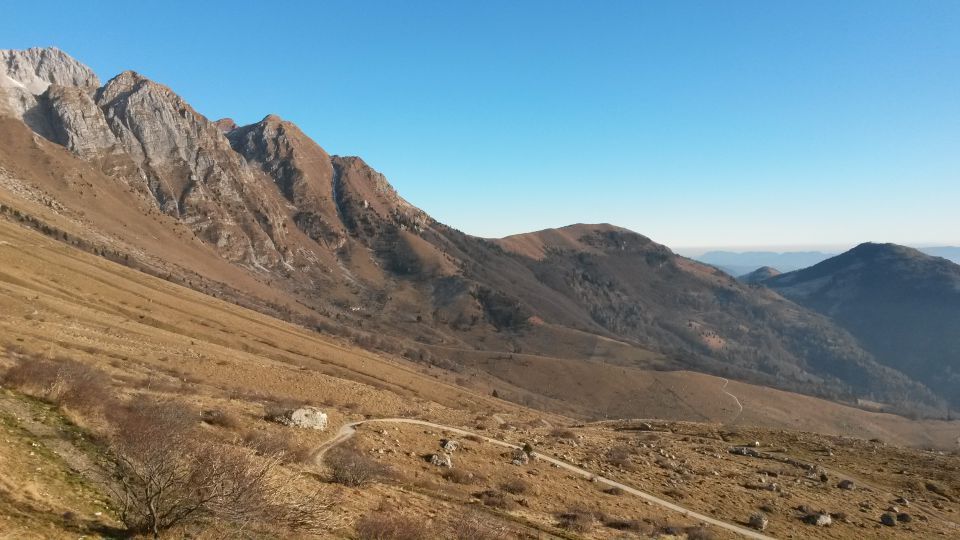 Razgled iz poti na Škofič, Maselnik, Rdeči rob, V. Stador, Visoč vrh in Mrzli vrh