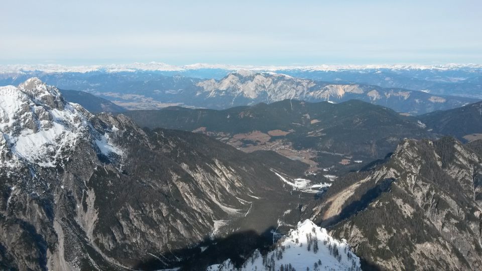 Razgled iz vrha na Veliko Ponco, Dobrač, Slemenovo špico in Ciprnik