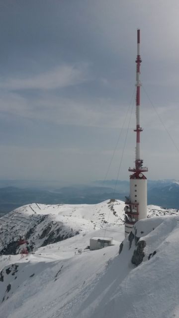 Razgled z zahodnega vrha Dobrača na 160m visok televizijski stolp