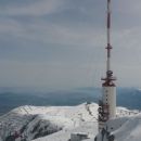 Razgled z zahodnega vrha Dobrača na 160m visok televizijski stolp