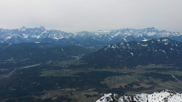 Razgled z vzhodnega vrha Dobrača na zahodne Julijske Alpe