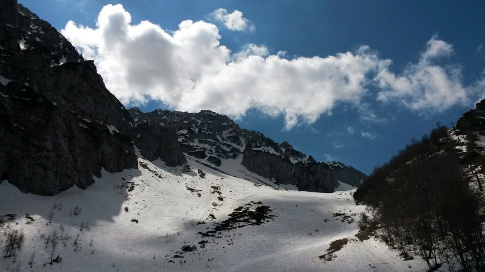 Pogled nazaj na prehojeno pot čez plaz