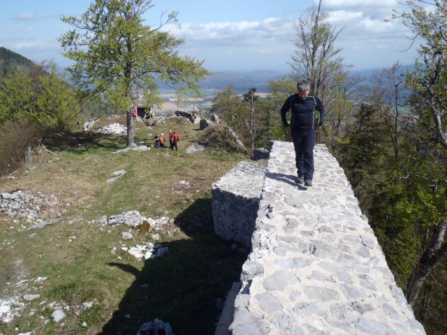 20160417 Kočevje-Stojna (jelenov studenec) - foto