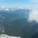 Razgled z vrha Rjavine na dolino Vrata in Kepo